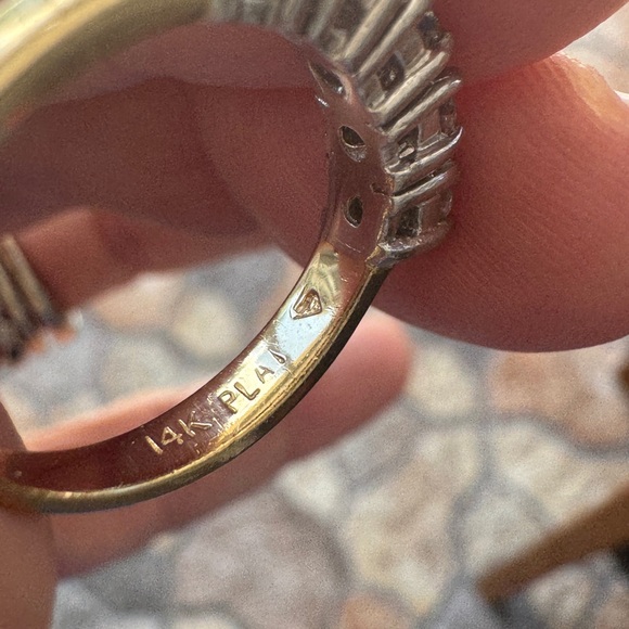 Vintage Diamond platinum 14k Ring - Picture 8 of 8